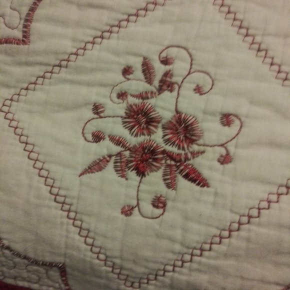 2296 Red & White Embroidered Throw or Wall Hanging - Picture 6 of 6
